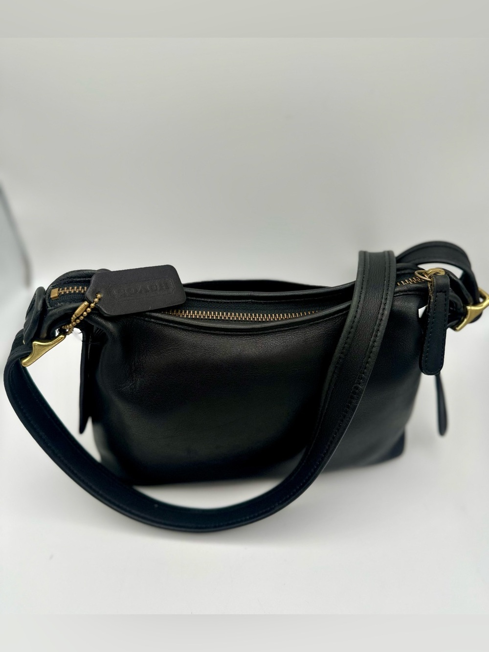 Vintage Coach Legacy Small Pocket Zip 9136 Black Leather Shoulder Bag Y2K